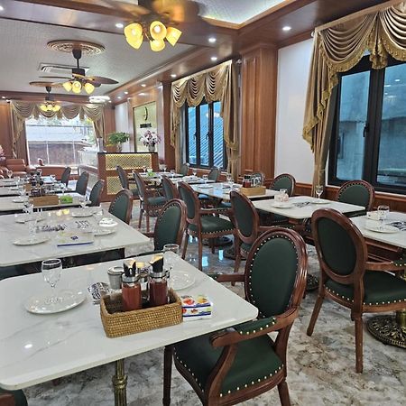 Sky Hotel Vang Vieng Bagian luar foto